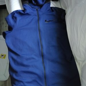 Nike Showtime basketball hoodie